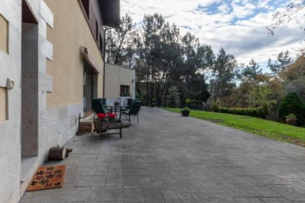 Villa Aliga Etxea. & Mountain Village Getxo